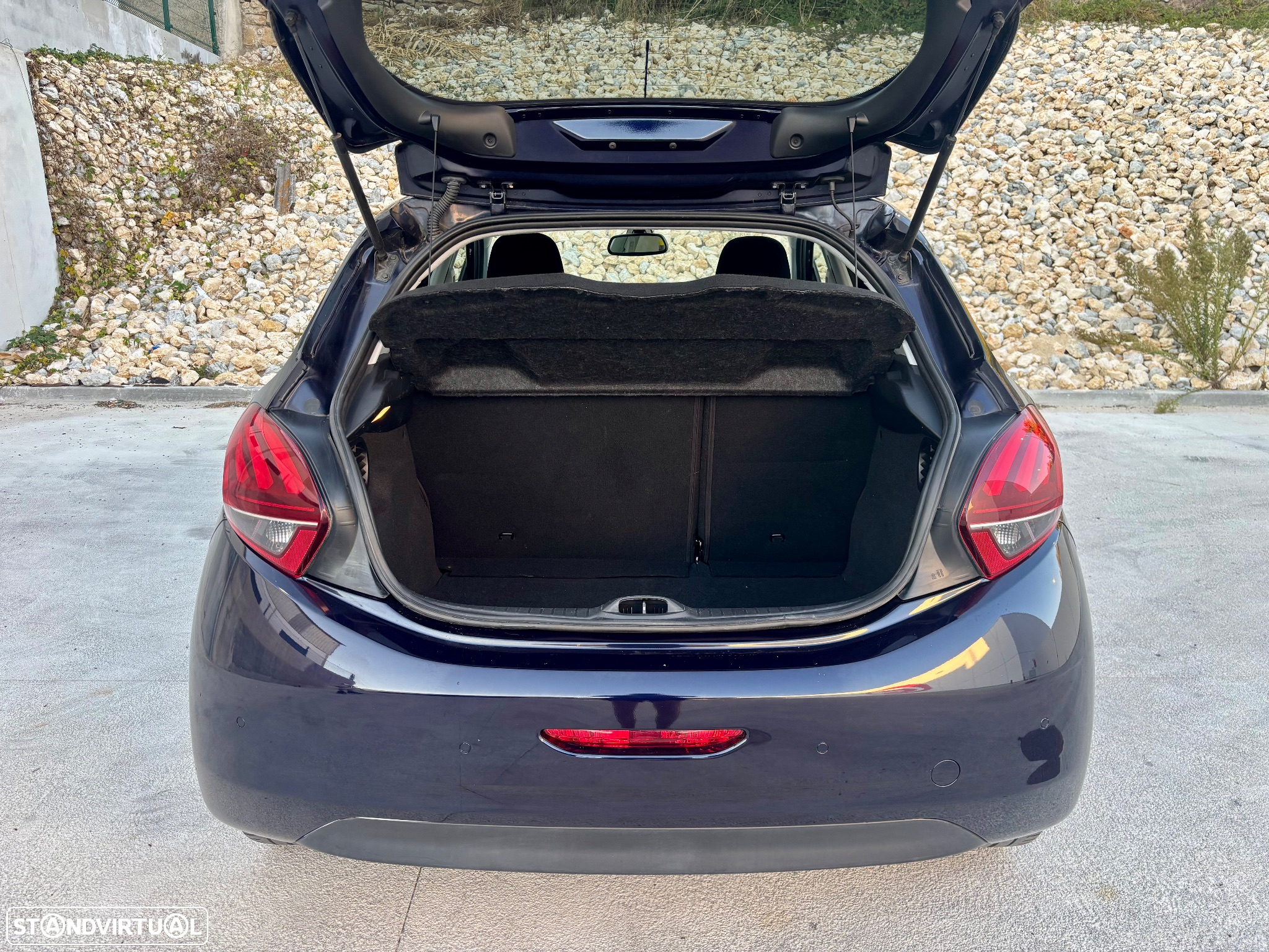 Peugeot 208 1.2 PureTech Signature - 22
