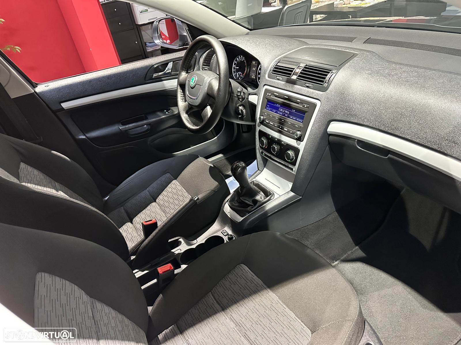 Skoda Octavia Break 1.6 TDi Greenline Conforto - 11