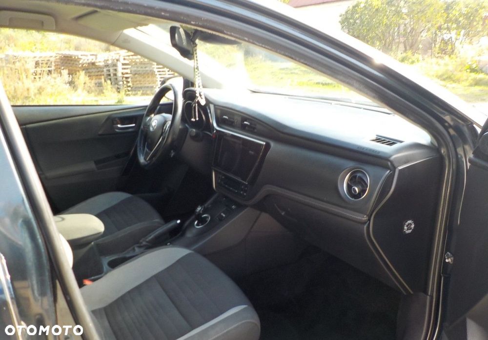 Toyota Auris - 10