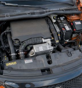 Peugeot 2008 1.2 PureTech Allure - 12