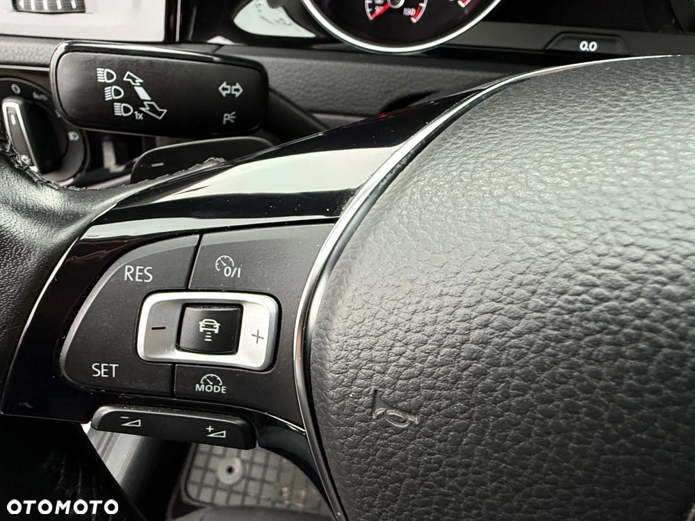 Volkswagen Golf Variant 2.0 TDI 4Motion DSG Highline - 20