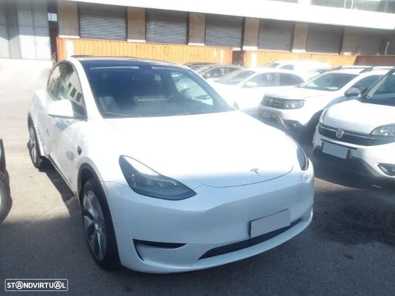 Tesla Model Y Long Range Dual Motor AWD - 2