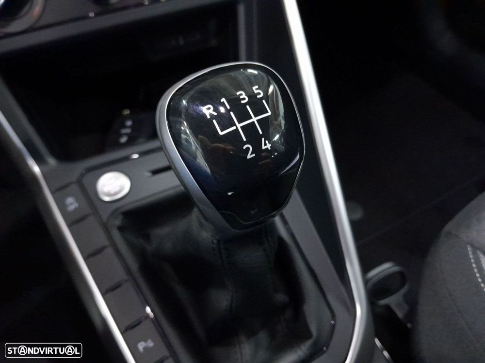 Volkswagen Taigo 1.0 TSI Urban — fotografia 17
