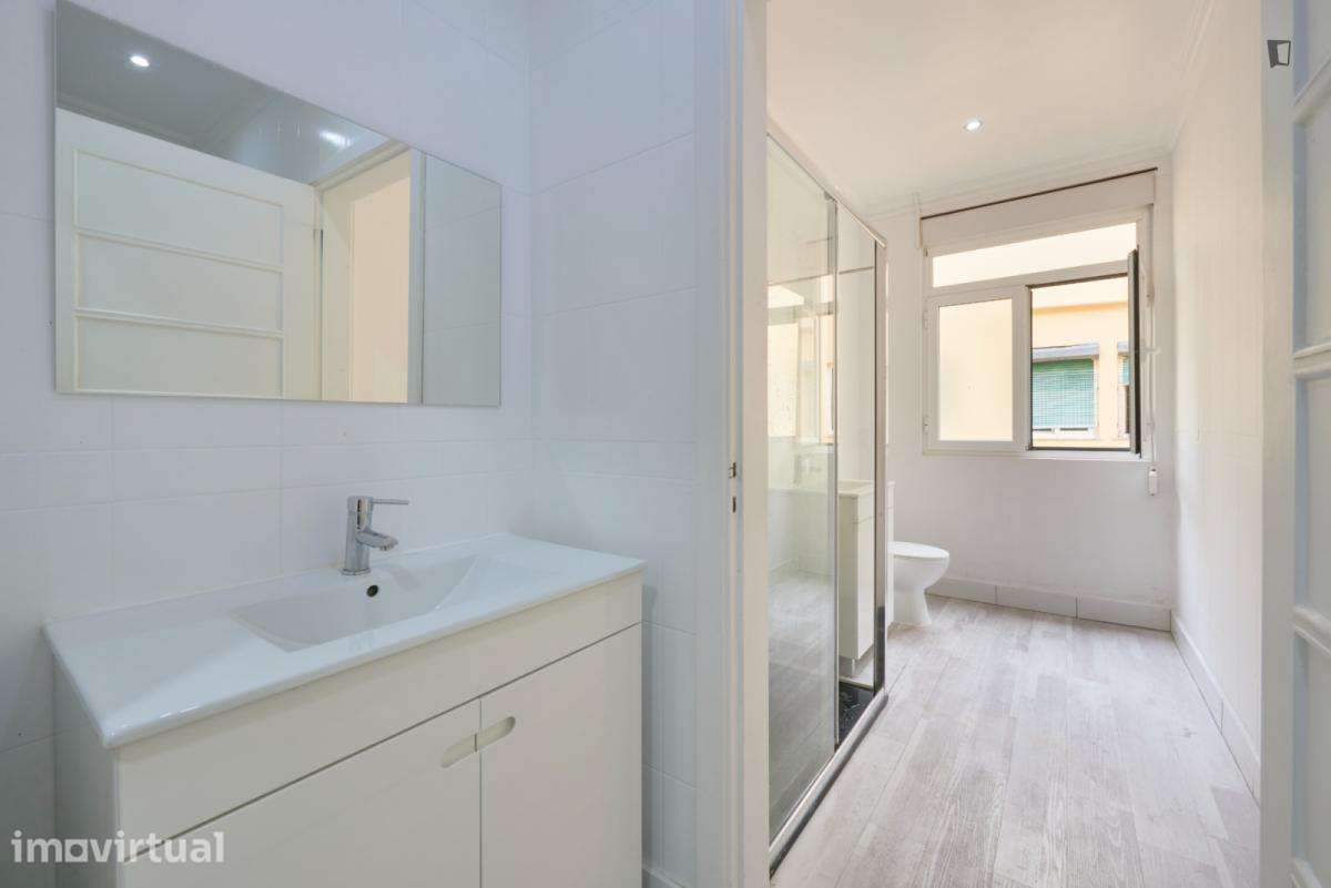 Quarto - localizado em Marquês de Pombal Lisbon - Grande imagem: 4/12
