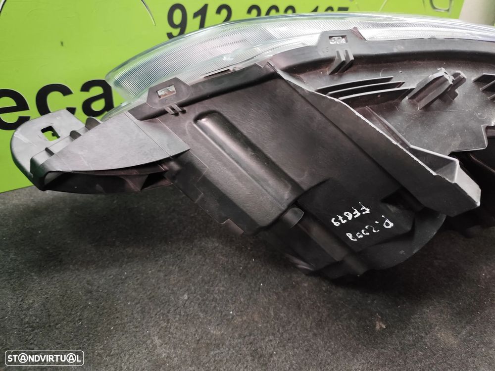 PEUGEOT 2008 I FAROL DIREITO - FF679 - 9