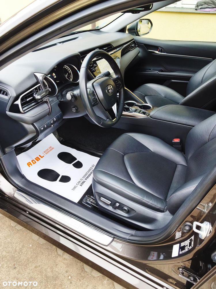 Toyota Camry 2.5 Hybrid Executive CVT - 6