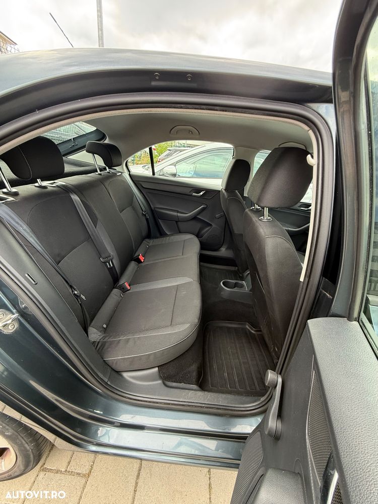 Skoda RAPID 1.2 TSI Ambition - 8
