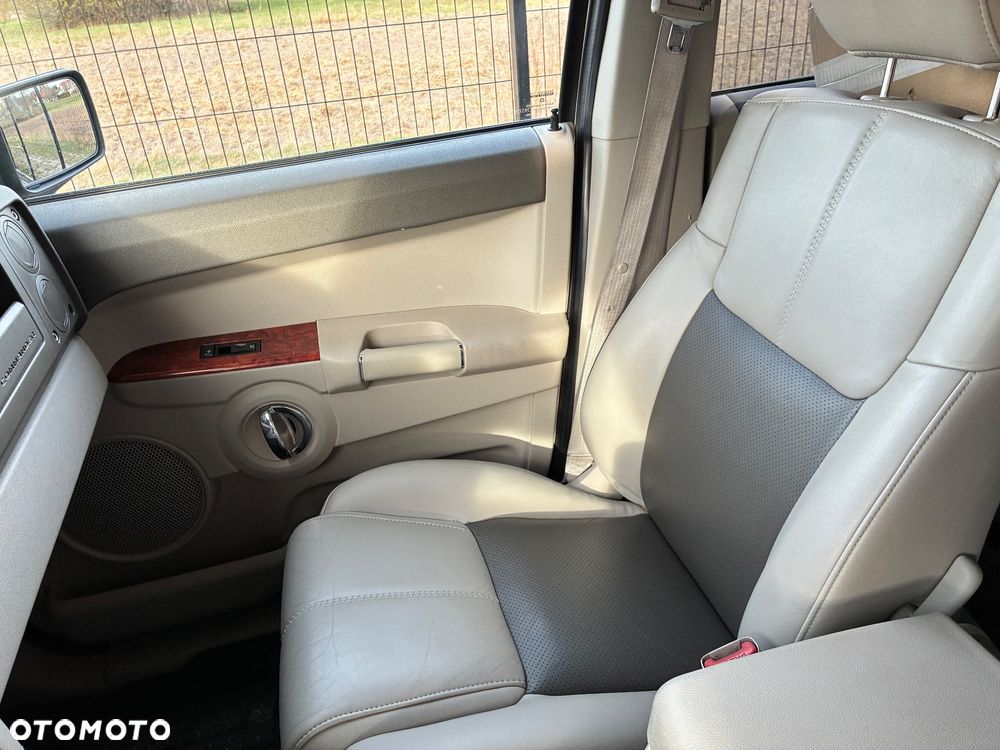 Jeep Commander 5.7 V8 HEMI Automatik Limited - 36