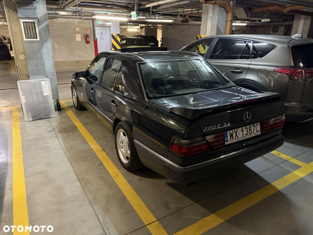 Mercedes-Benz W124 (1984-1993) - 13