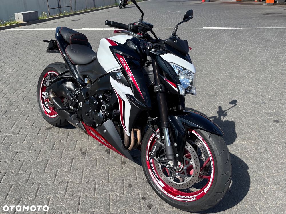 Suzuki GSX - 2