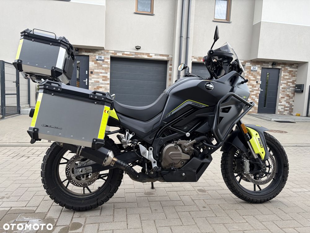 QJMOTOR SVT 650 - 6