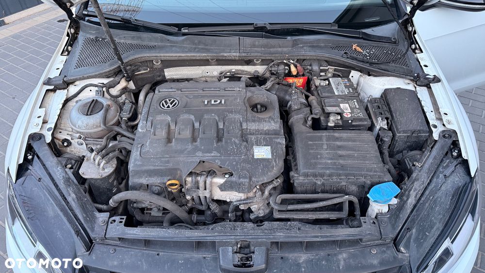 Volkswagen Golf 1.6 TDI BlueMotion Technology Comfortline - 11