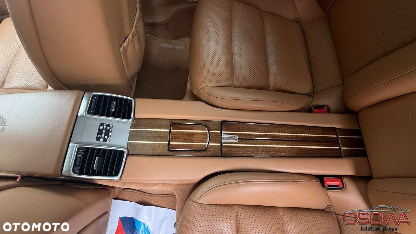 Porsche Panamera - 33