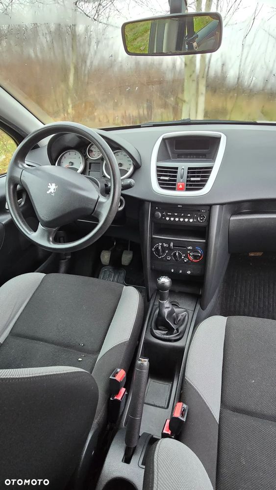 Peugeot 207 - 9