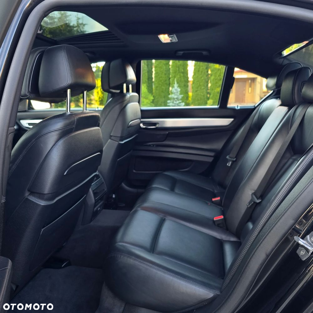 BMW Seria 7 740d xDrive - 24