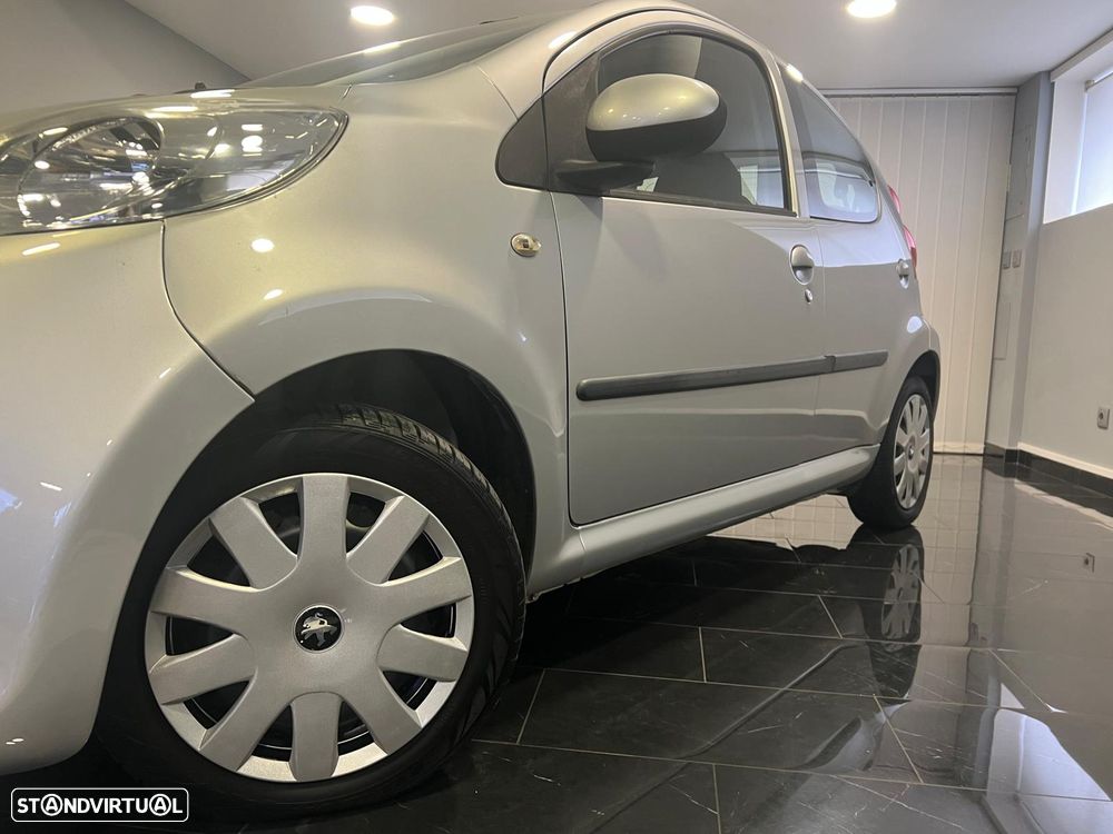 Peugeot 107 1.0 Trendy - 20