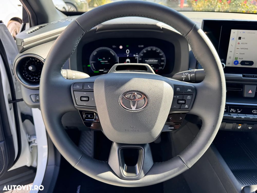 Toyota C-HR 2.0 HEV 180 CP 4x2 CVT Dynamic - 12