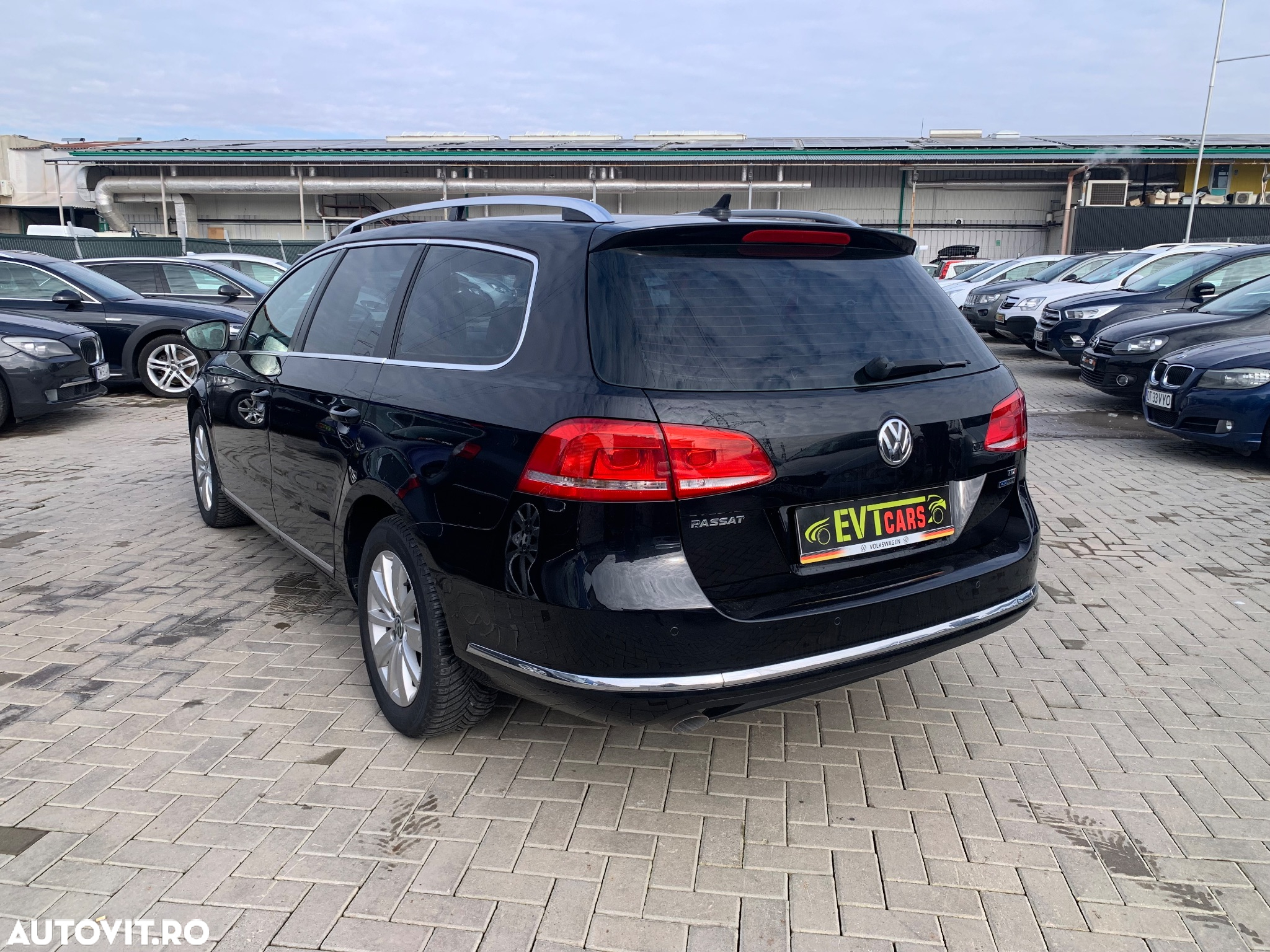 Volkswagen Passat - 14