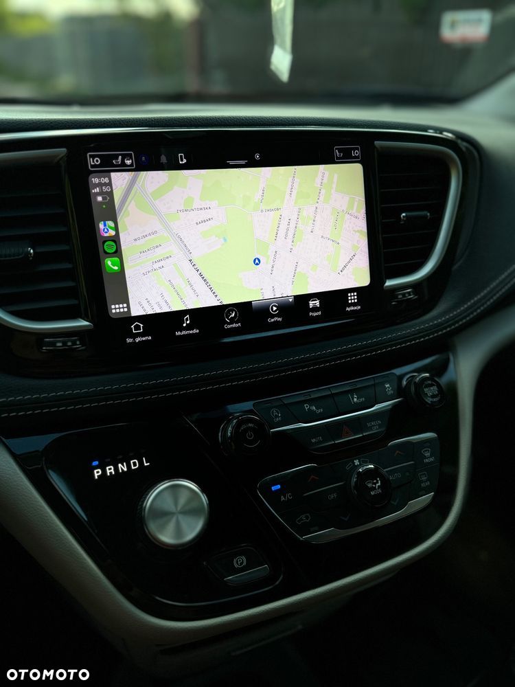 Chrysler Pacifica - 18