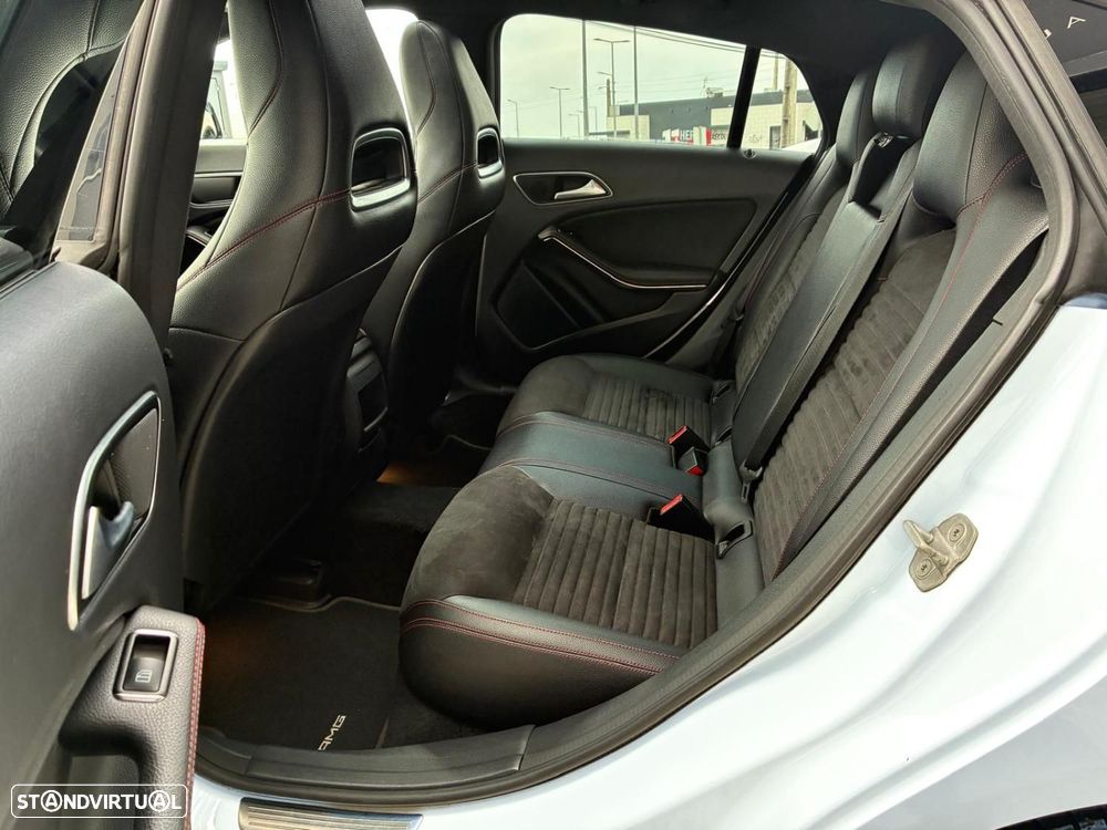 Mercedes-Benz CLA 220 d 7G-DCT AMG Line — fotografia 9