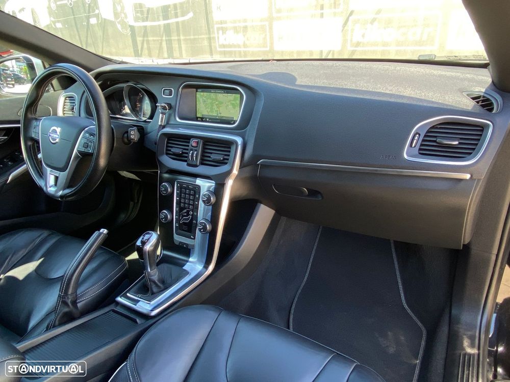 Volvo V40 2.0 D4 R-Design Momentum - 18