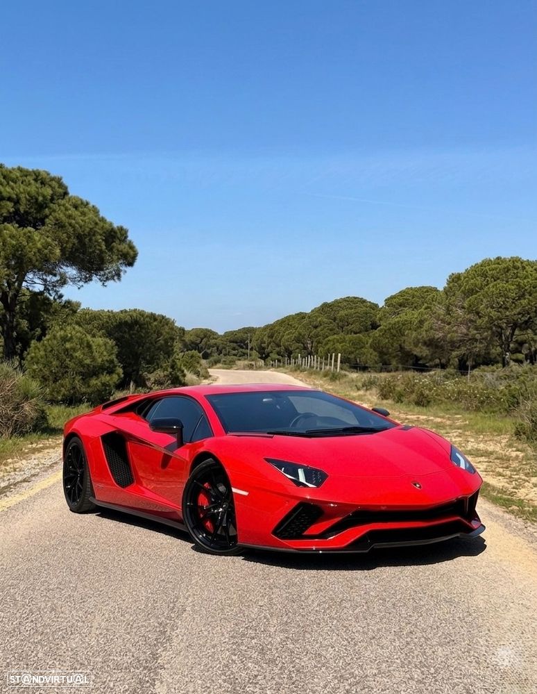 Lamborghini Aventador 6.5 V12 LP740-4 S - 2