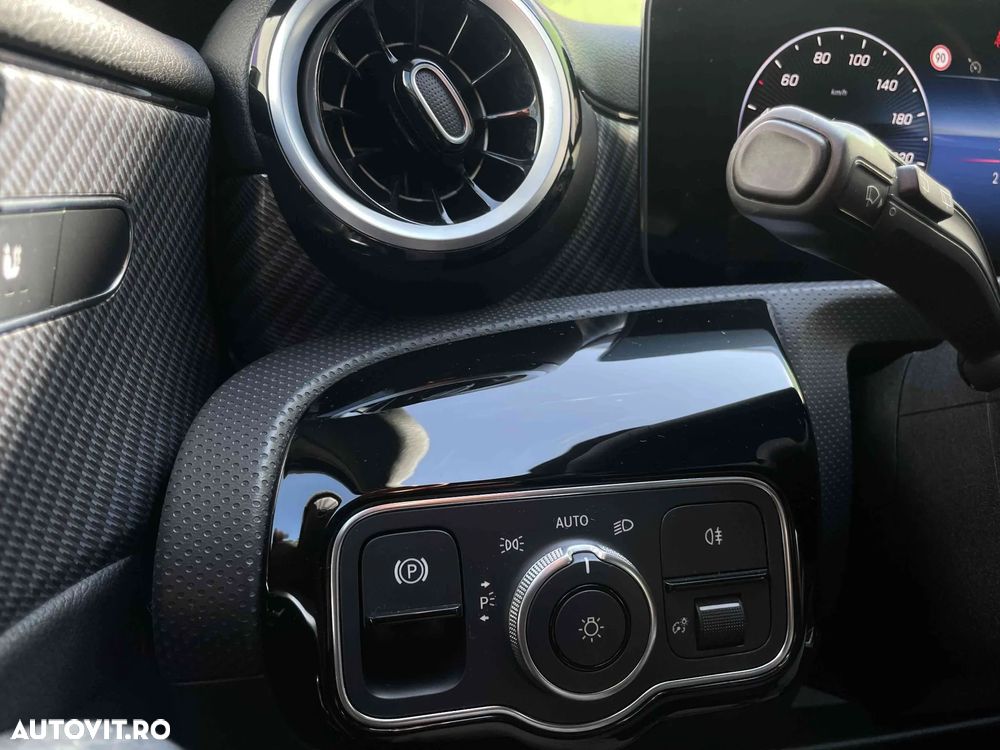 Mercedes-Benz A - 10