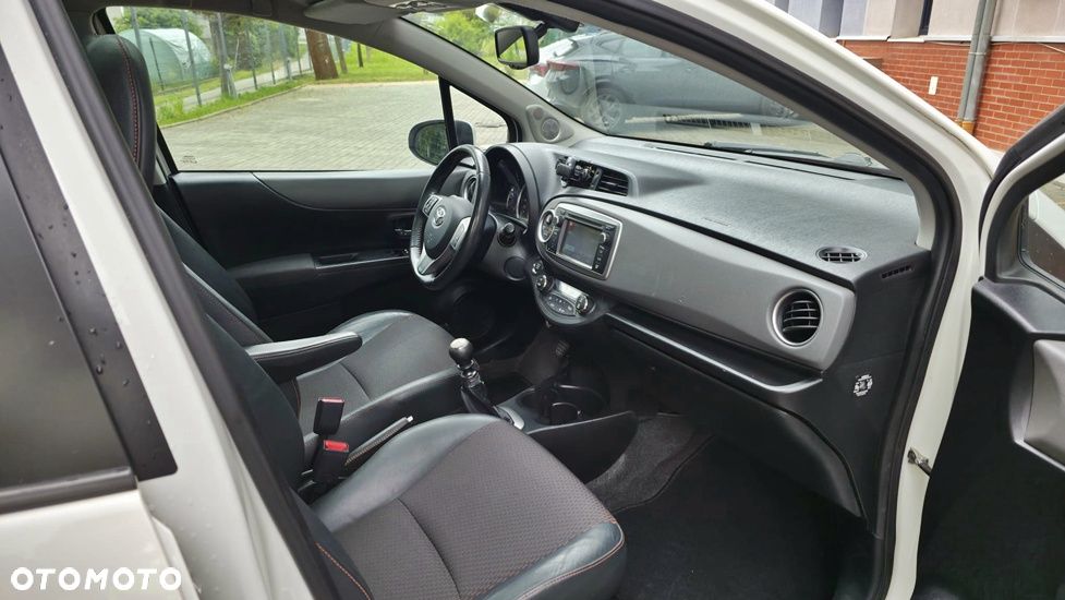 Toyota Yaris 1.33 Premium - 19