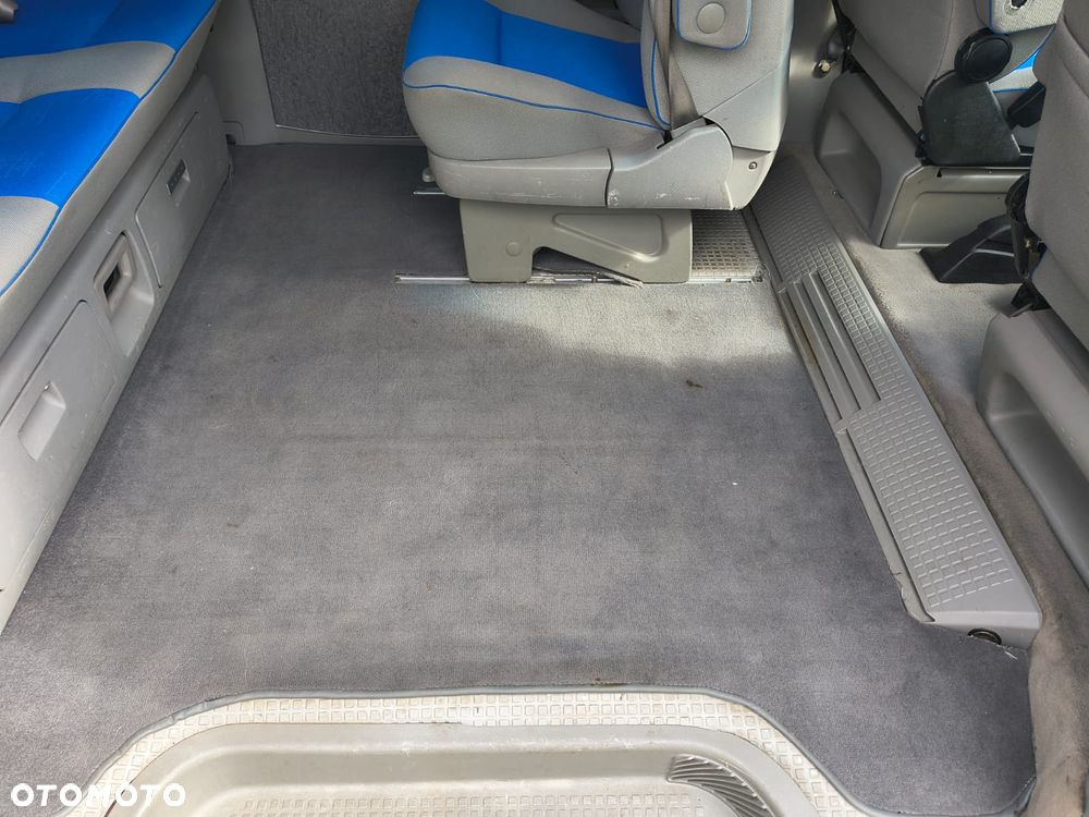 Volkswagen Multivan Standard - 13