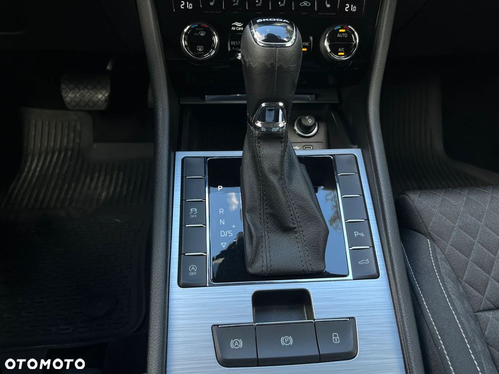 Skoda Superb 2.0 TDI SCR Ambition DSG - 16