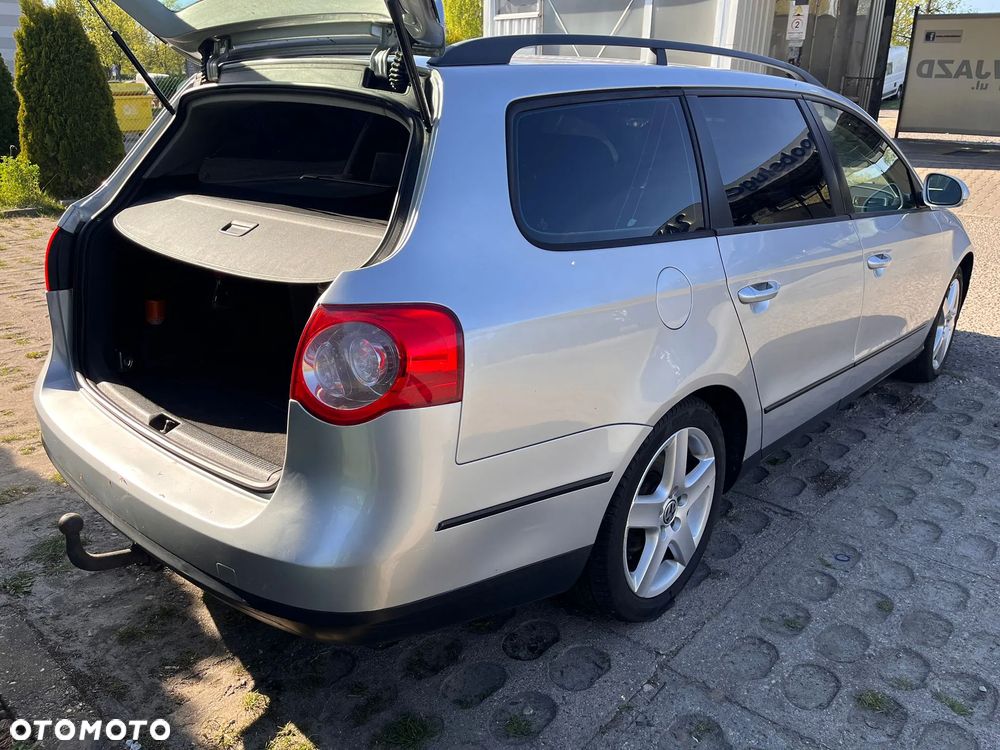 Volkswagen Passat 1.9 TDI Comfortline - 11