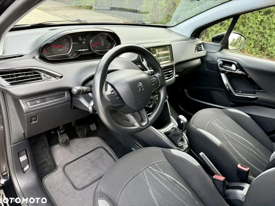 Peugeot 208 1.2 PureTech Allure - 16