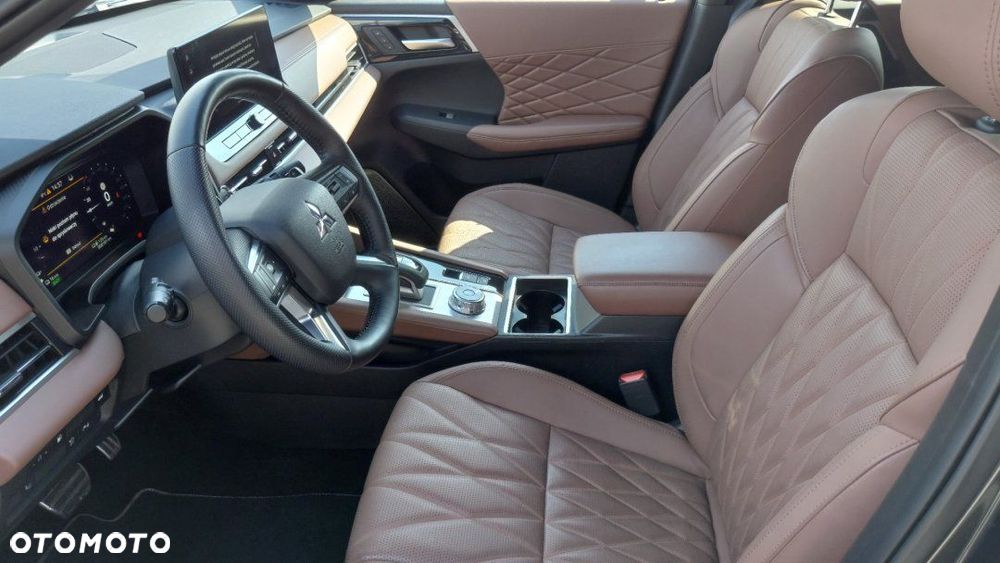 Mitsubishi Outlander - 5