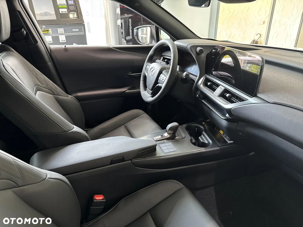Lexus UX - 9
