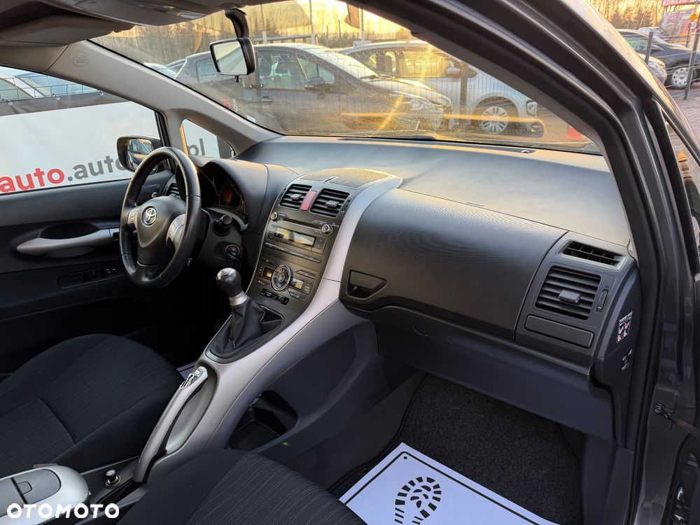 Toyota Auris 1.6 VVT-i Sol - 32