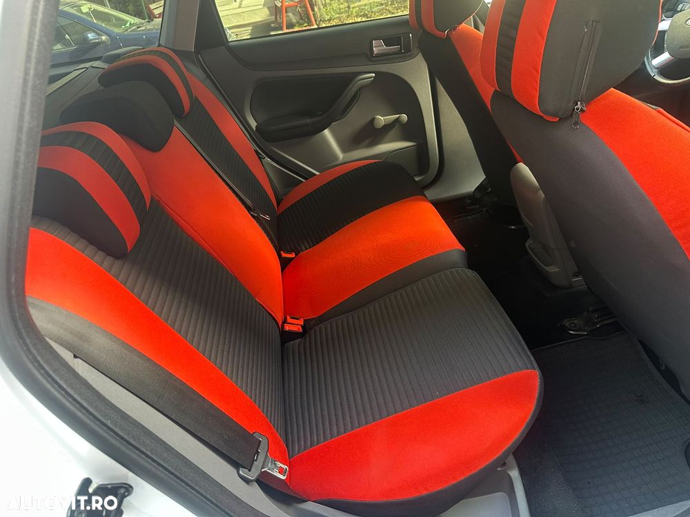 FORD Focus 2010 — imagine 7