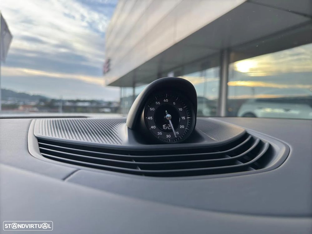 Porsche Taycan Sport Turismo Standard - 17