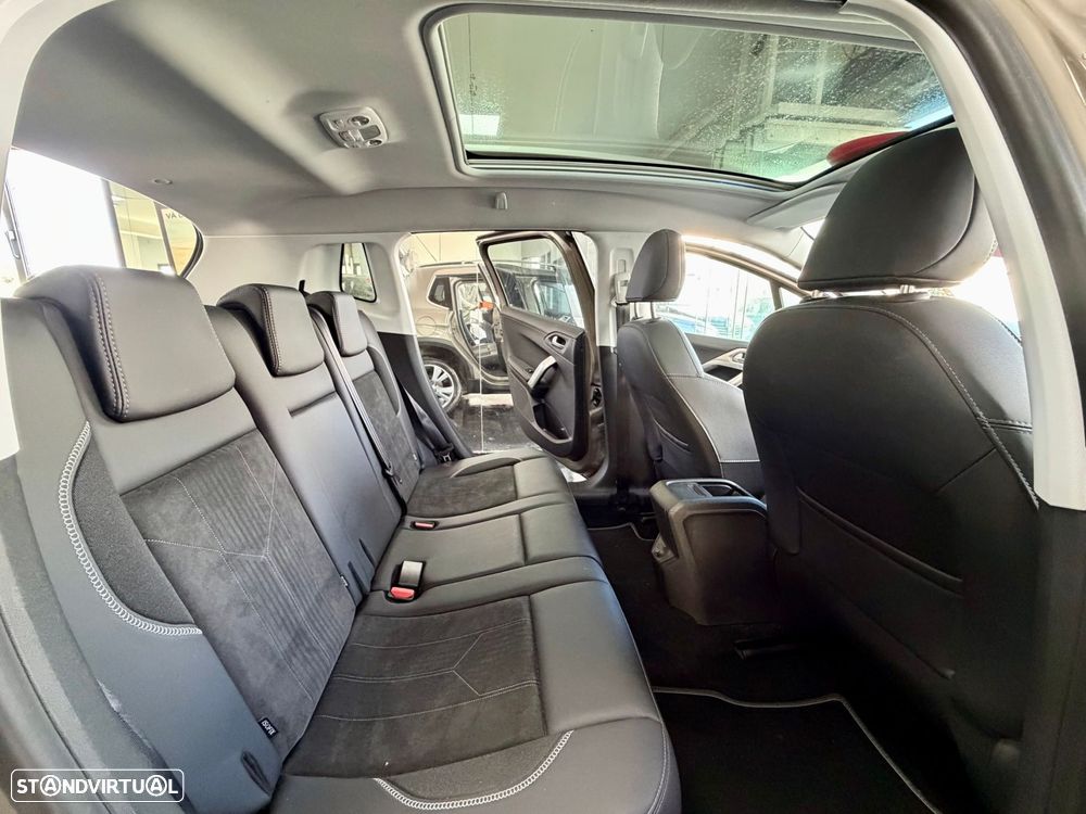Peugeot 2008 1.2 PureTech Crossway - 12