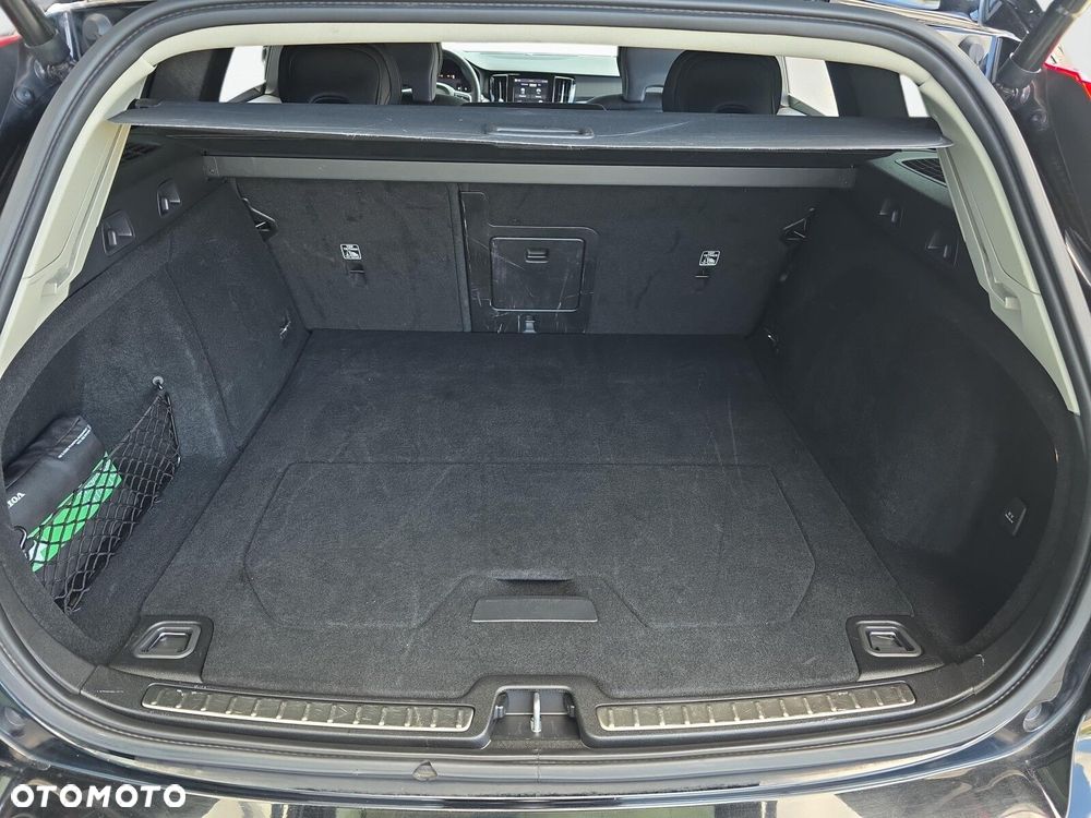 Volvo V60 B3 B Momentum Core - 28