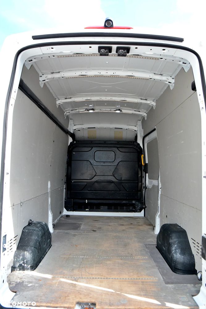Ford Transit - 18