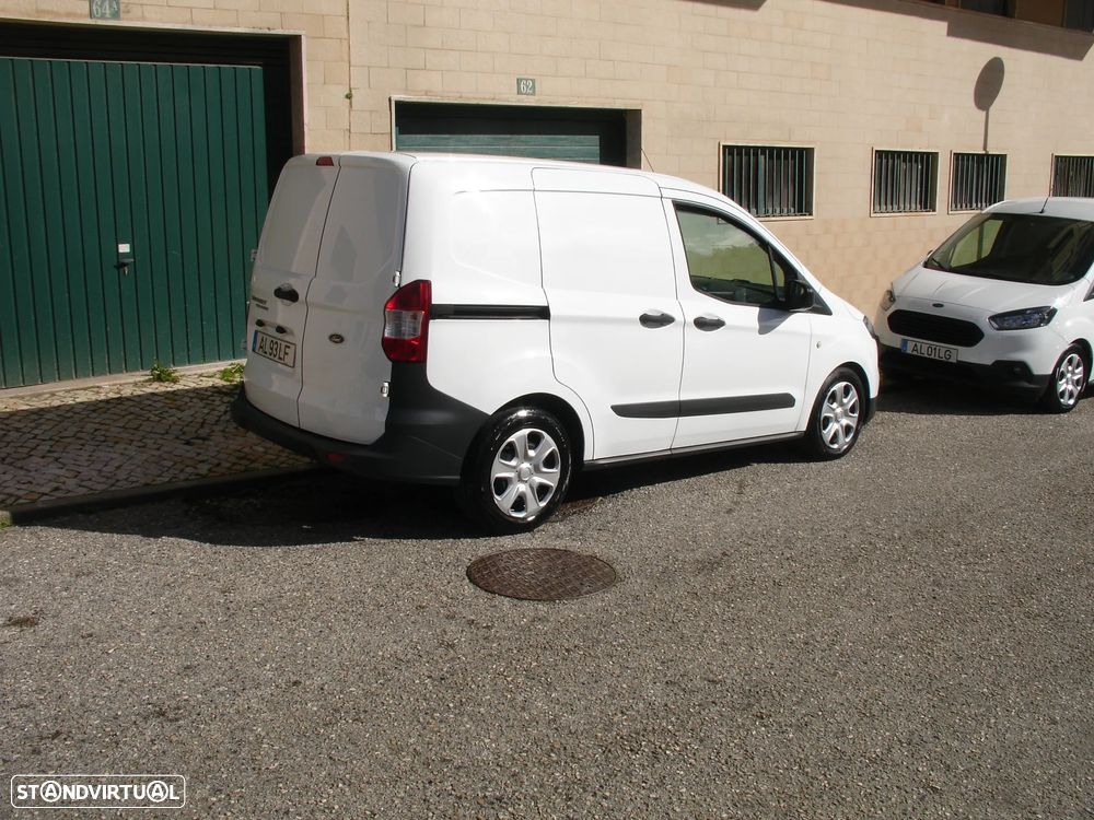 Ford transit courier - 15