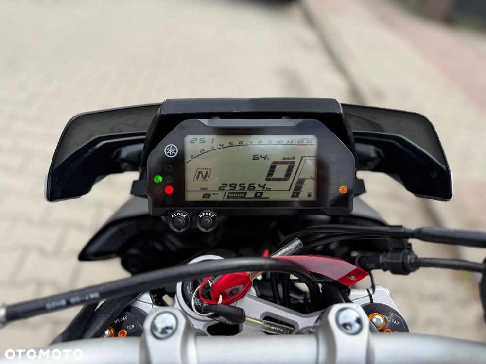 Yamaha MT - 32