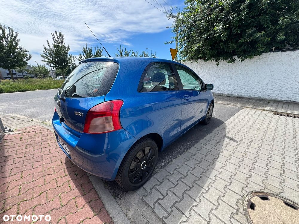 Toyota Yaris 1.3 VVT-i Cool - 4