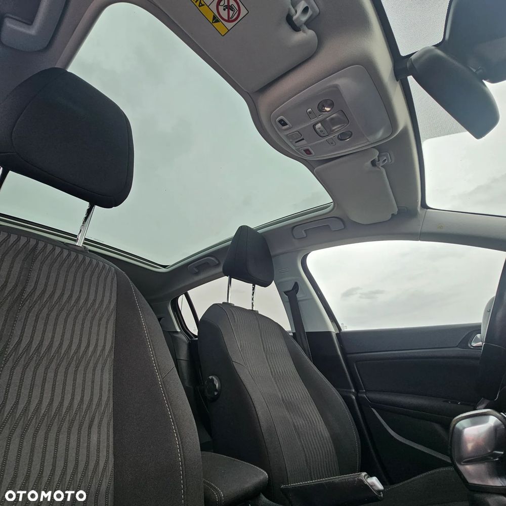 Peugeot 308 - 8