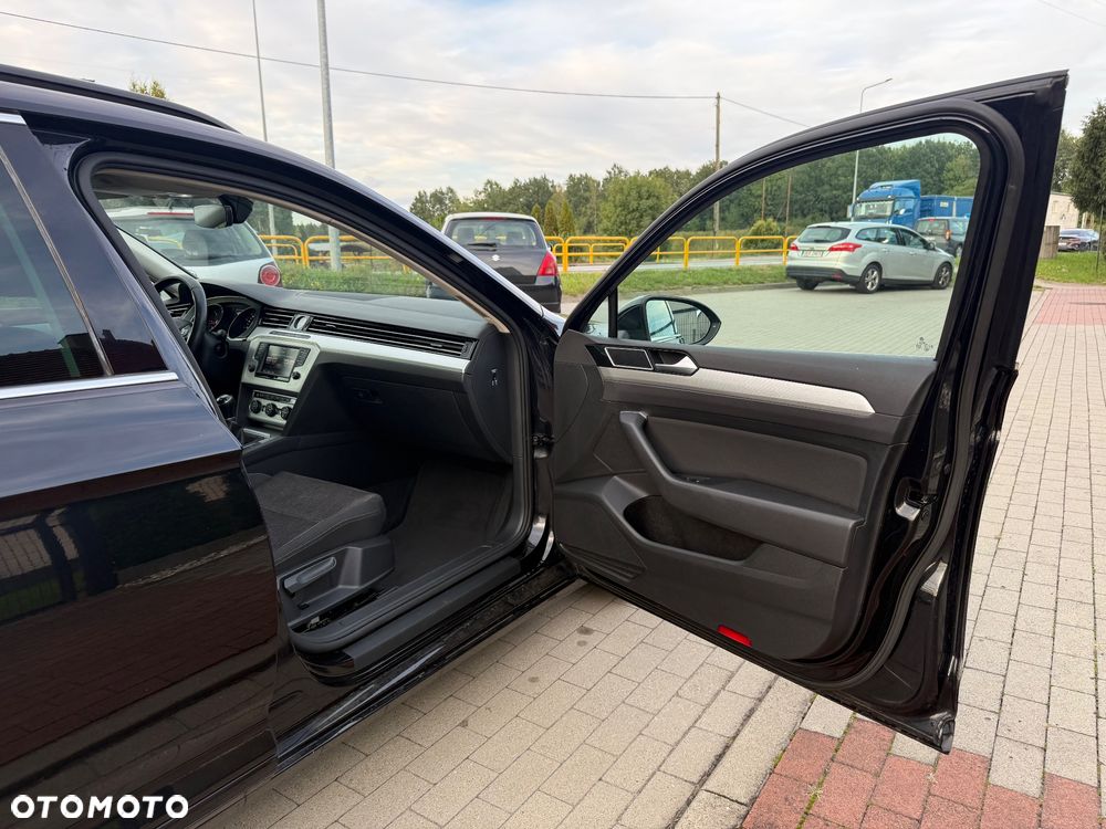 Volkswagen Passat 2.0 TDI (BlueMotion Technology) Comfortline - 17