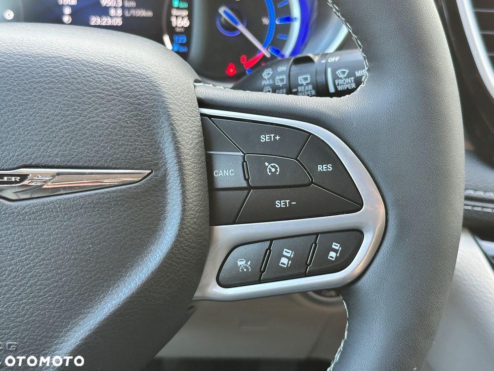 Chrysler Pacifica - 22
