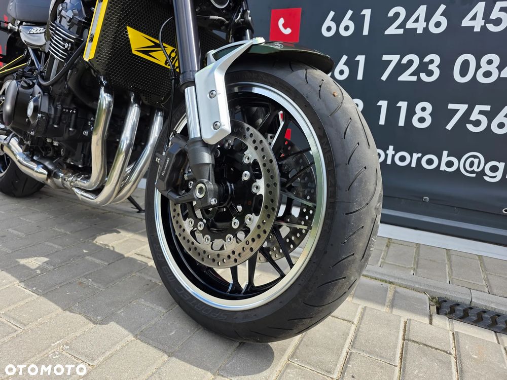 Kawasaki Z 900 RS - 13