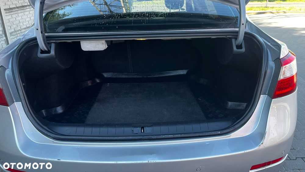 Renault Latitude - 17