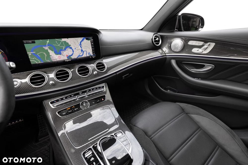 Mercedes-Benz Klasa E 43 AMG 4-Matic - 23