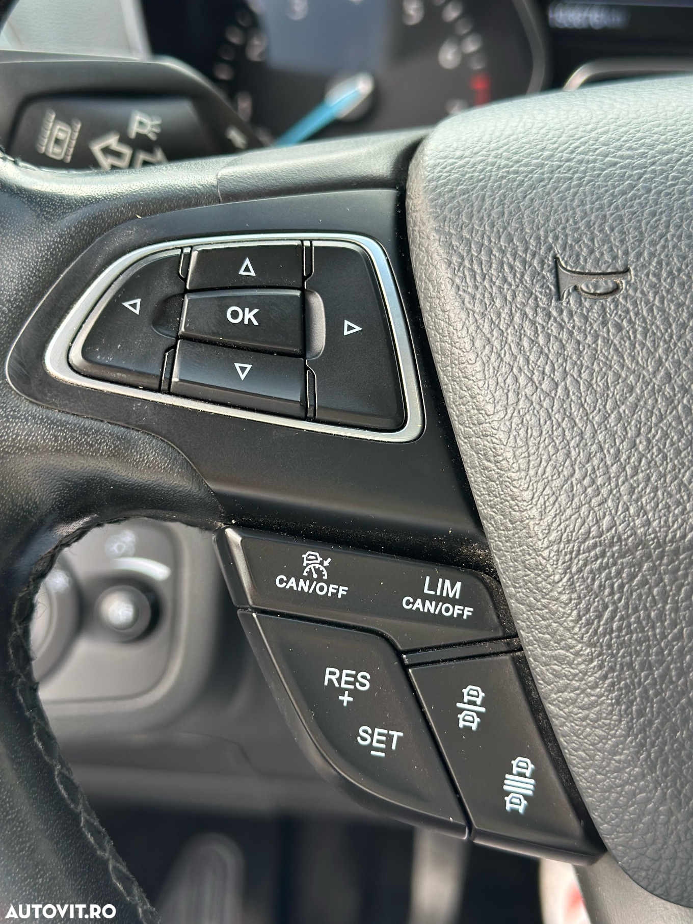 Ford Kuga 1.5 EcoBoost 2WD Trend - 24